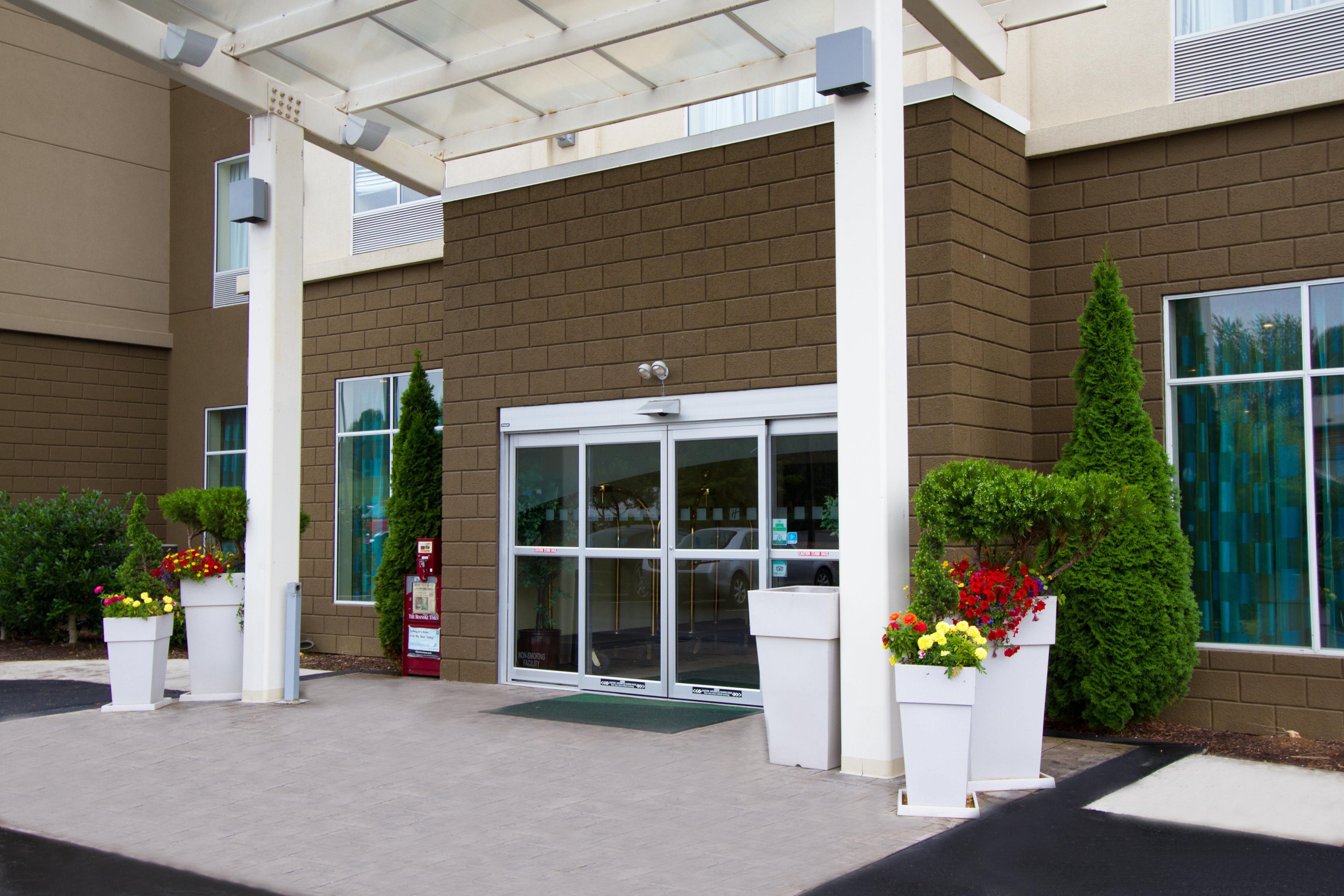 Holiday Inn Christiansburg Blacksburg By Ihg Экстерьер фото